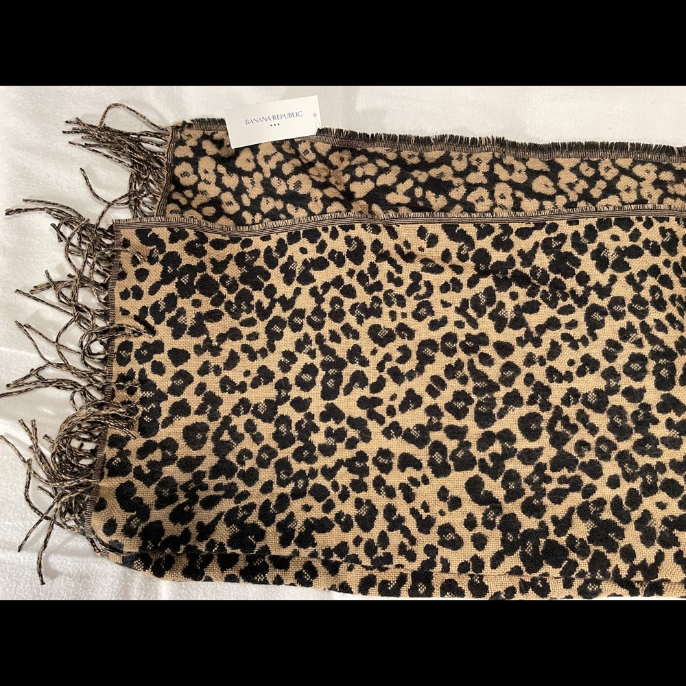 Banana Republic Cheetah Print Scarf